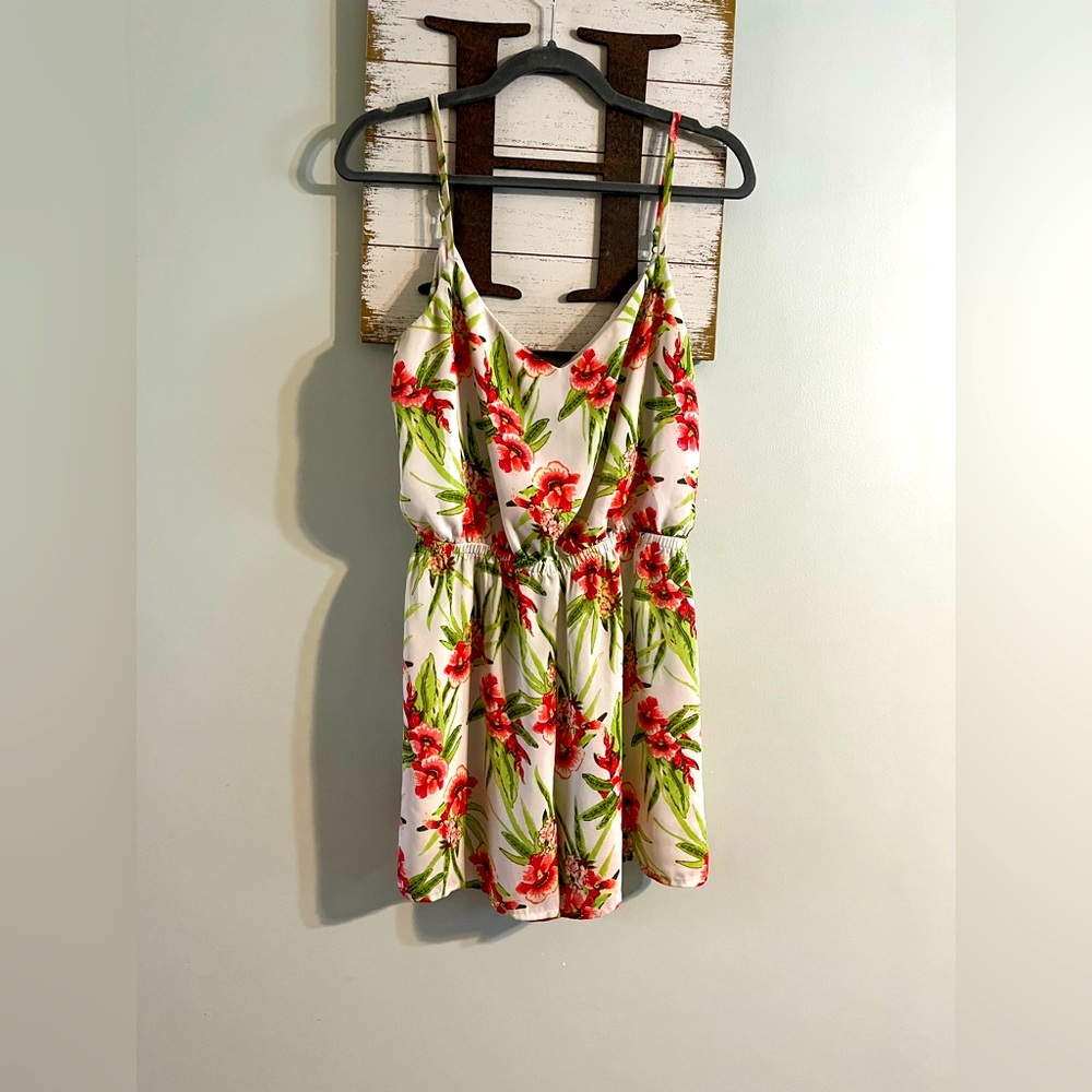 Contemporary Romper with floral print. Size XX-Large